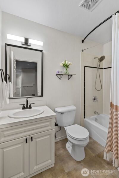 1203 5th Avenue N, Seattle, WA 98109 - Photo 33