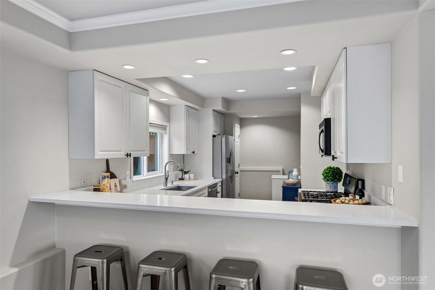 1203 5th Avenue N, Seattle, WA 98109