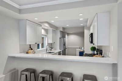 1203 5th Avenue N, Seattle, WA 98109 - Photo 10