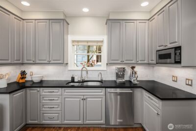 3609 Burke Avenue N, Seattle, WA 98103 - Photo 15