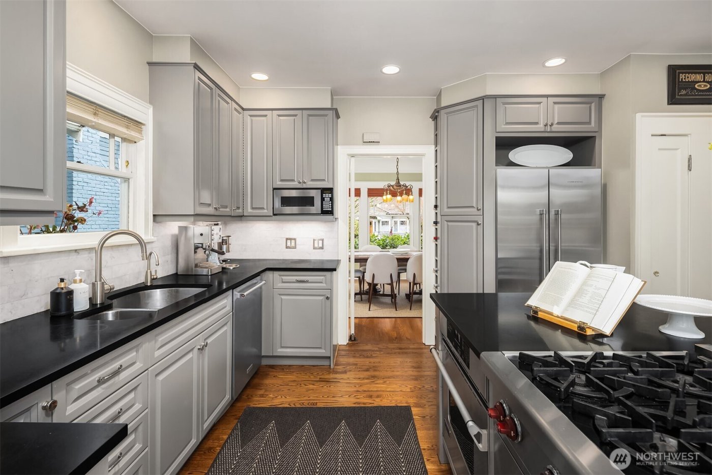 3609 Burke Avenue N, Seattle, WA 98103