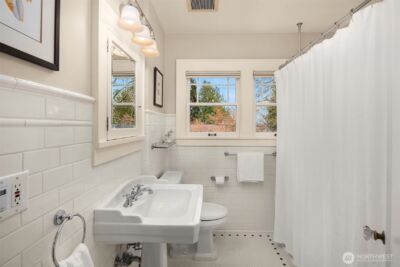 3609 Burke Avenue N, Seattle, WA 98103 - Photo 27