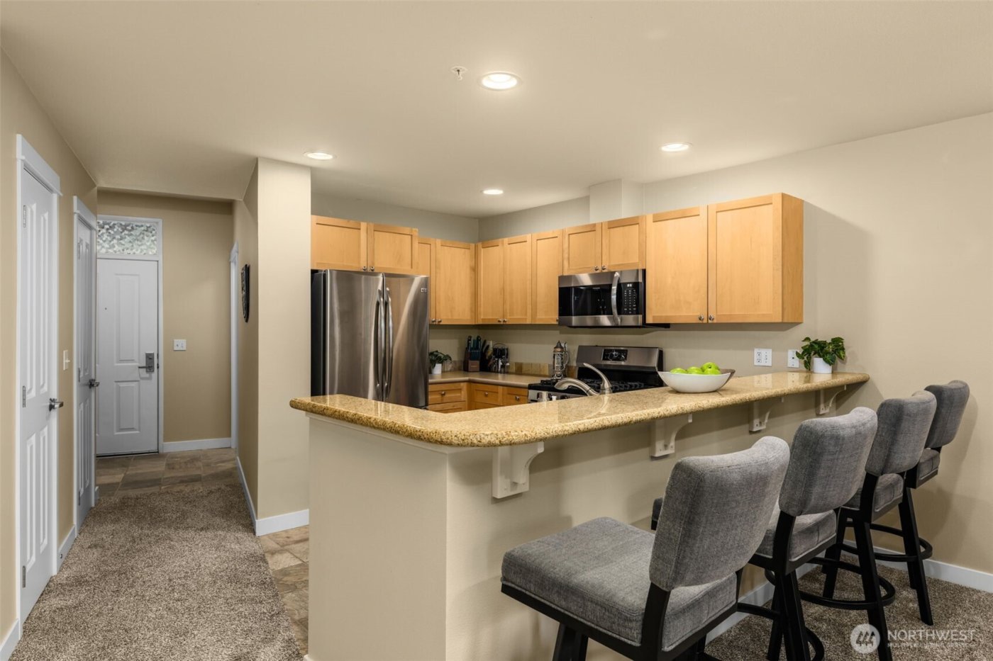 1000 Cabin Creek Lane SW #D304, Issaquah, WA 98027