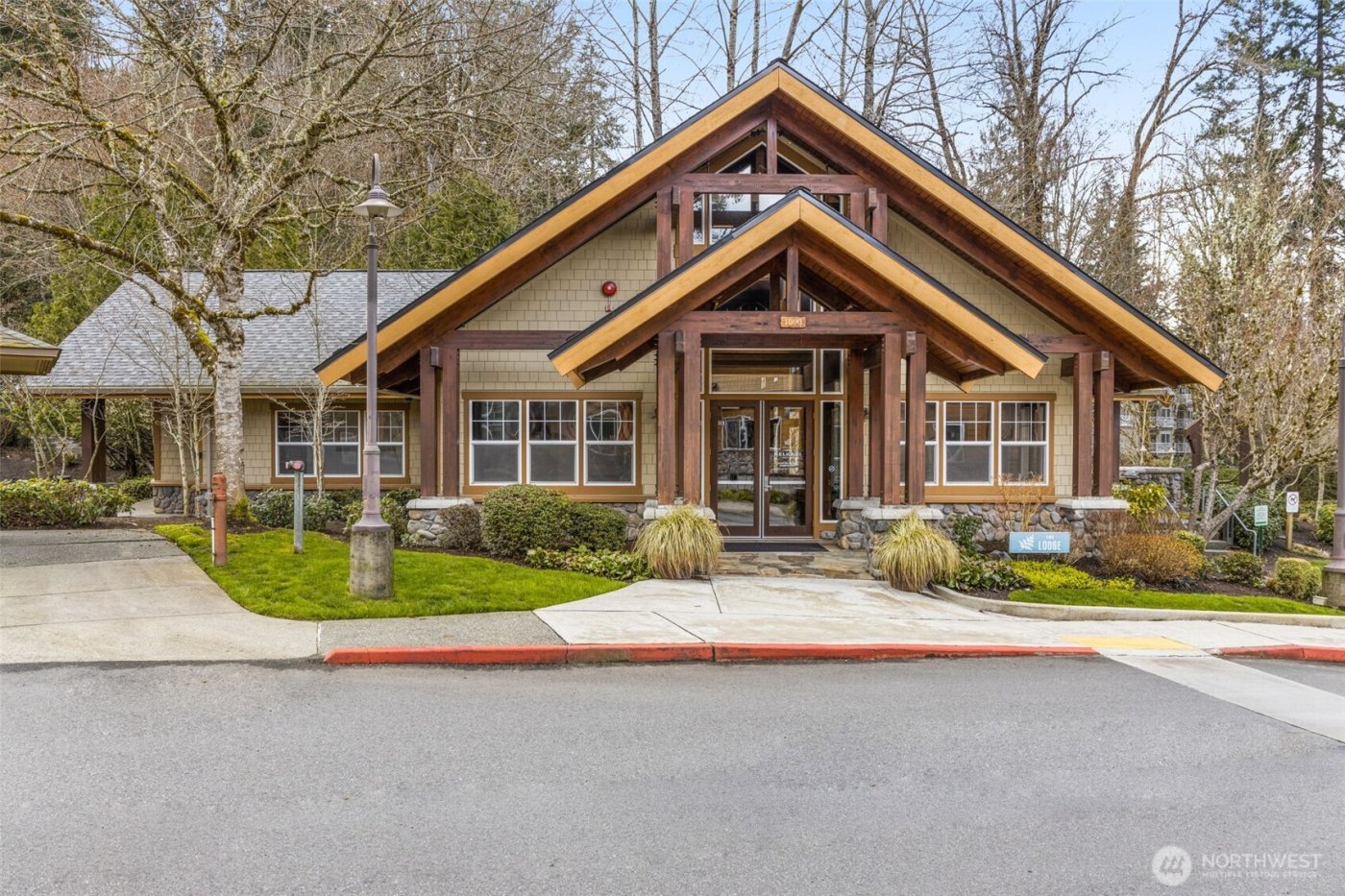 1000 Cabin Creek Lane SW #D304, Issaquah, WA 98027