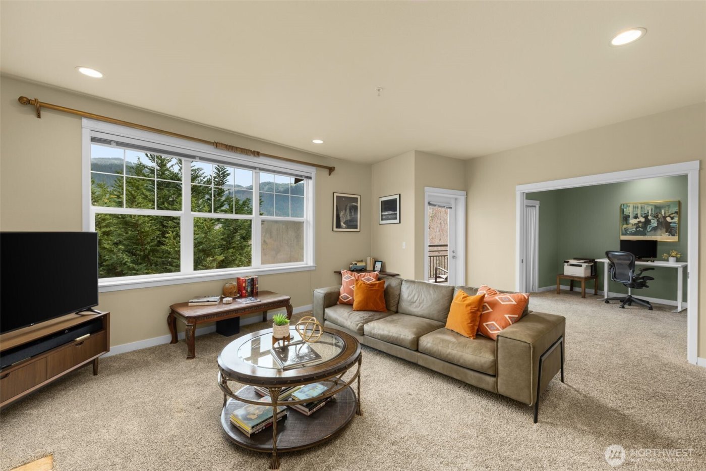 1000 Cabin Creek Lane SW #D304, Issaquah, WA 98027