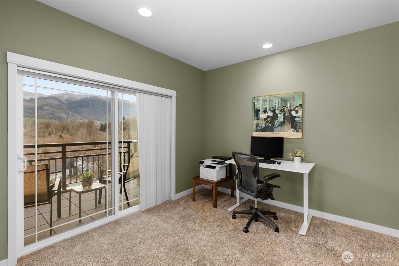 1000 Cabin Creek Lane SW #D304, Issaquah, WA 98027