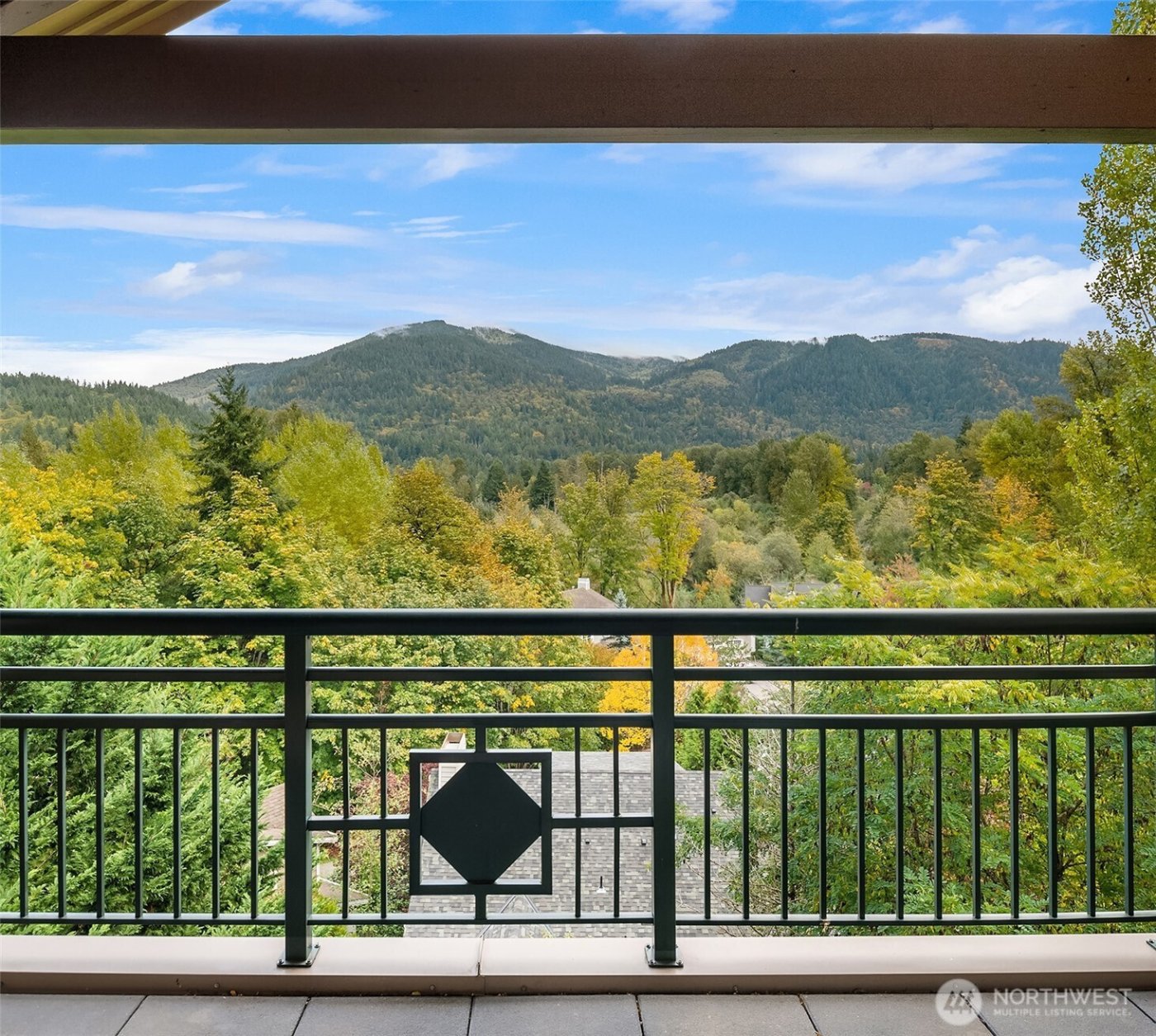 1000 Cabin Creek Lane SW #D304, Issaquah, WA 98027