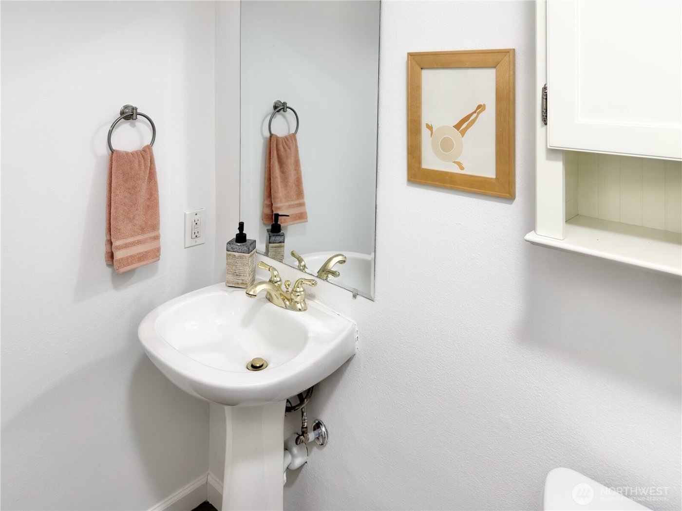 210 10th Street #4, Kirkland, WA 98033