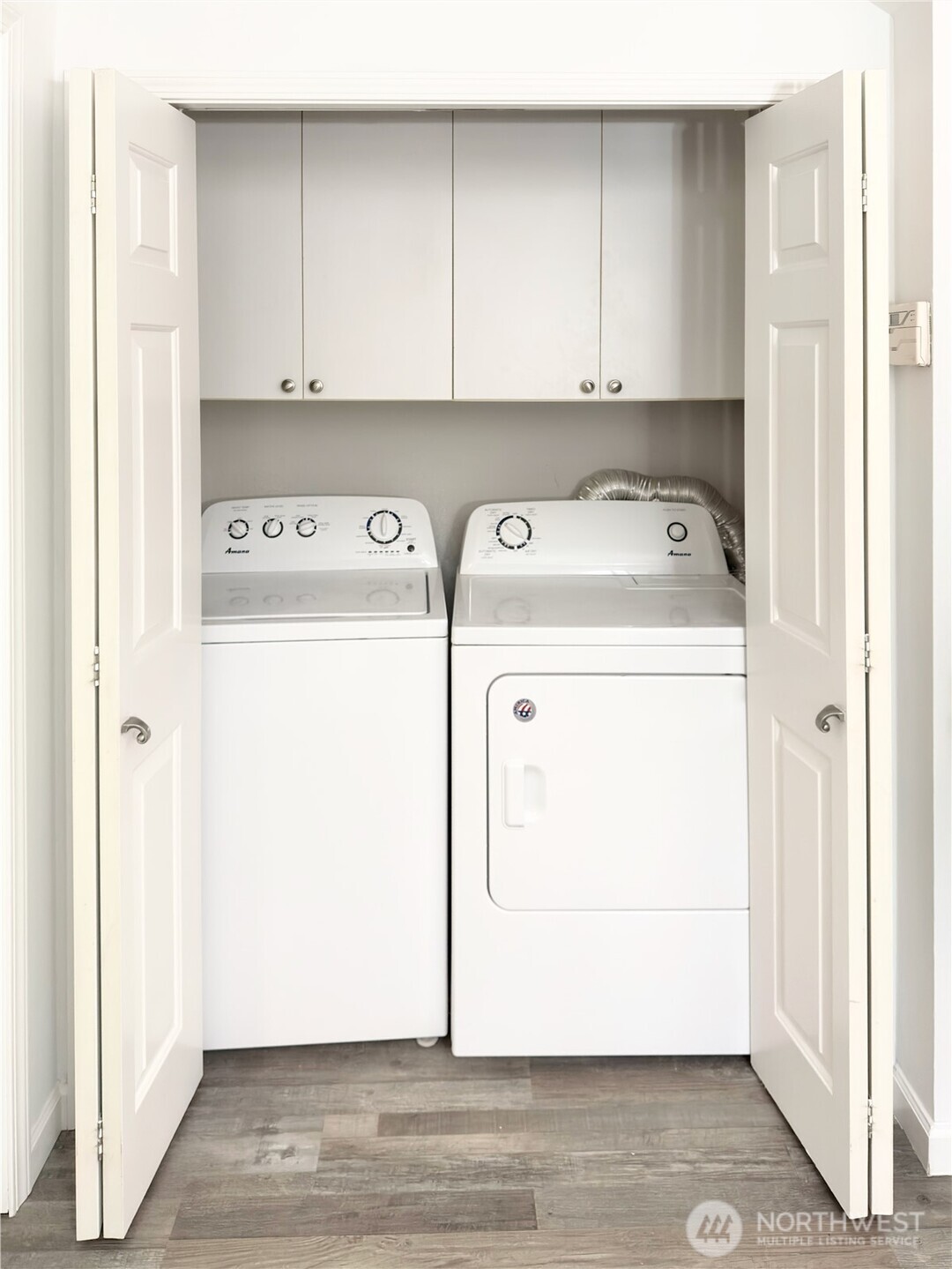 210 10th Street #4, Kirkland, WA 98033