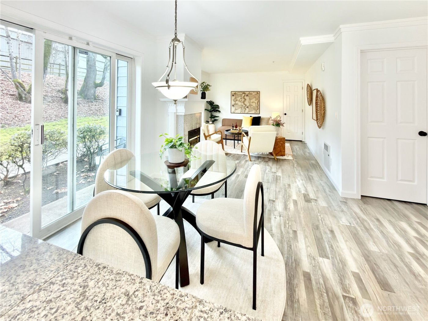 210 10th Street #4, Kirkland, WA 98033