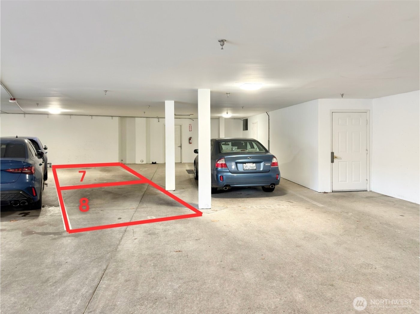 210 10th Street #4, Kirkland, WA 98033