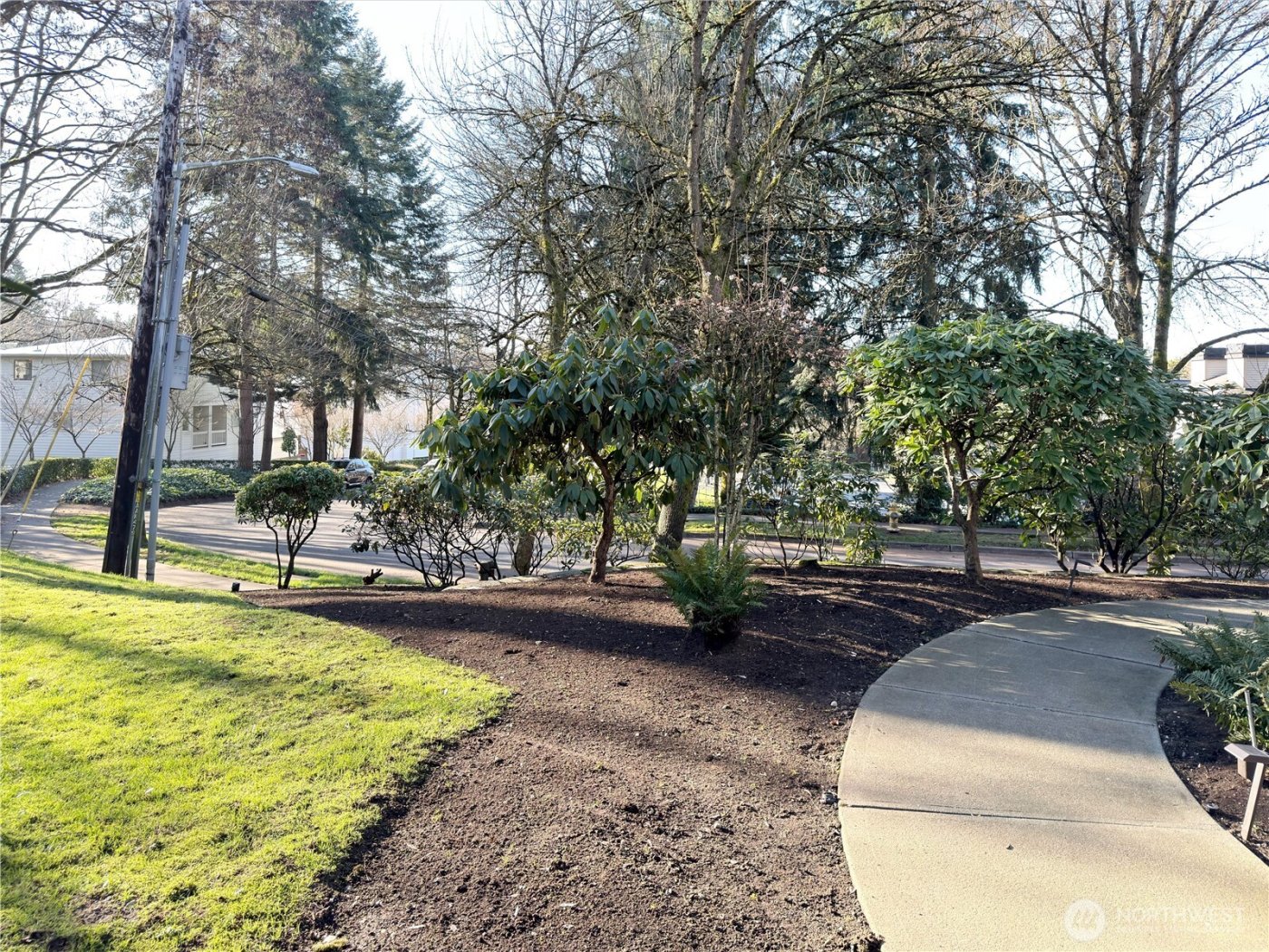 210 10th Street #4, Kirkland, WA 98033