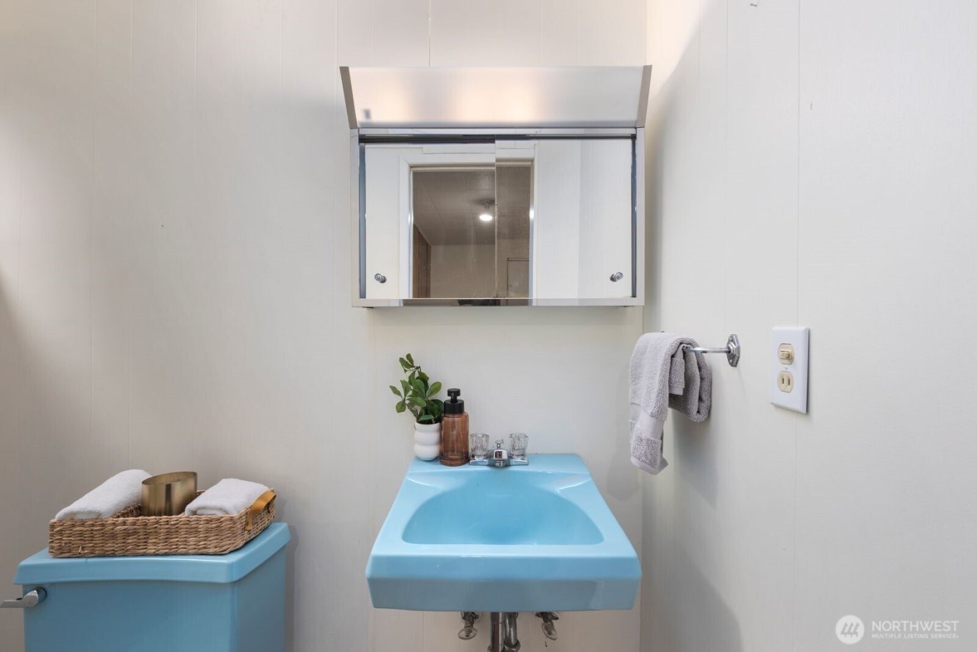 200 NW 177th Street , Shoreline, WA 98177