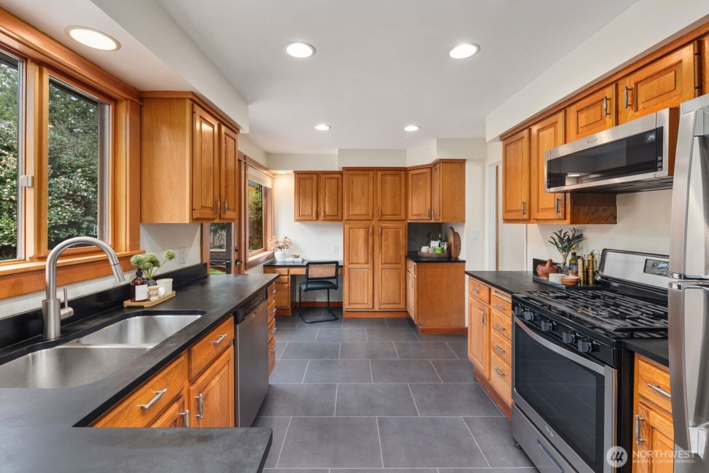 200 NW 177th Street , Shoreline, WA 98177