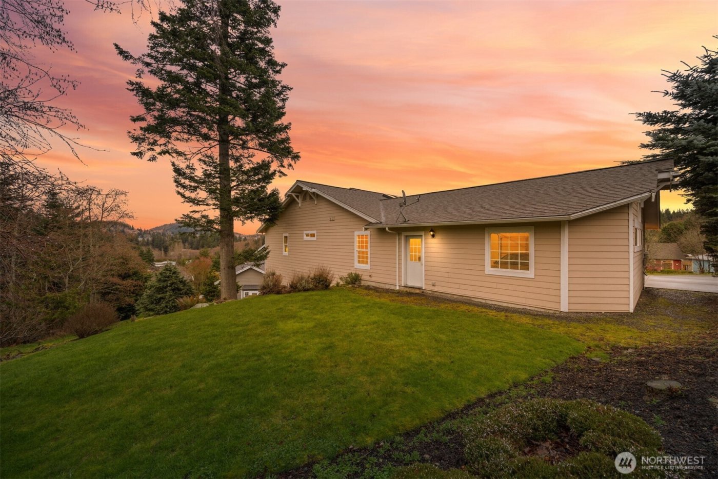 1231 Broad Street , Bellingham, WA 98229