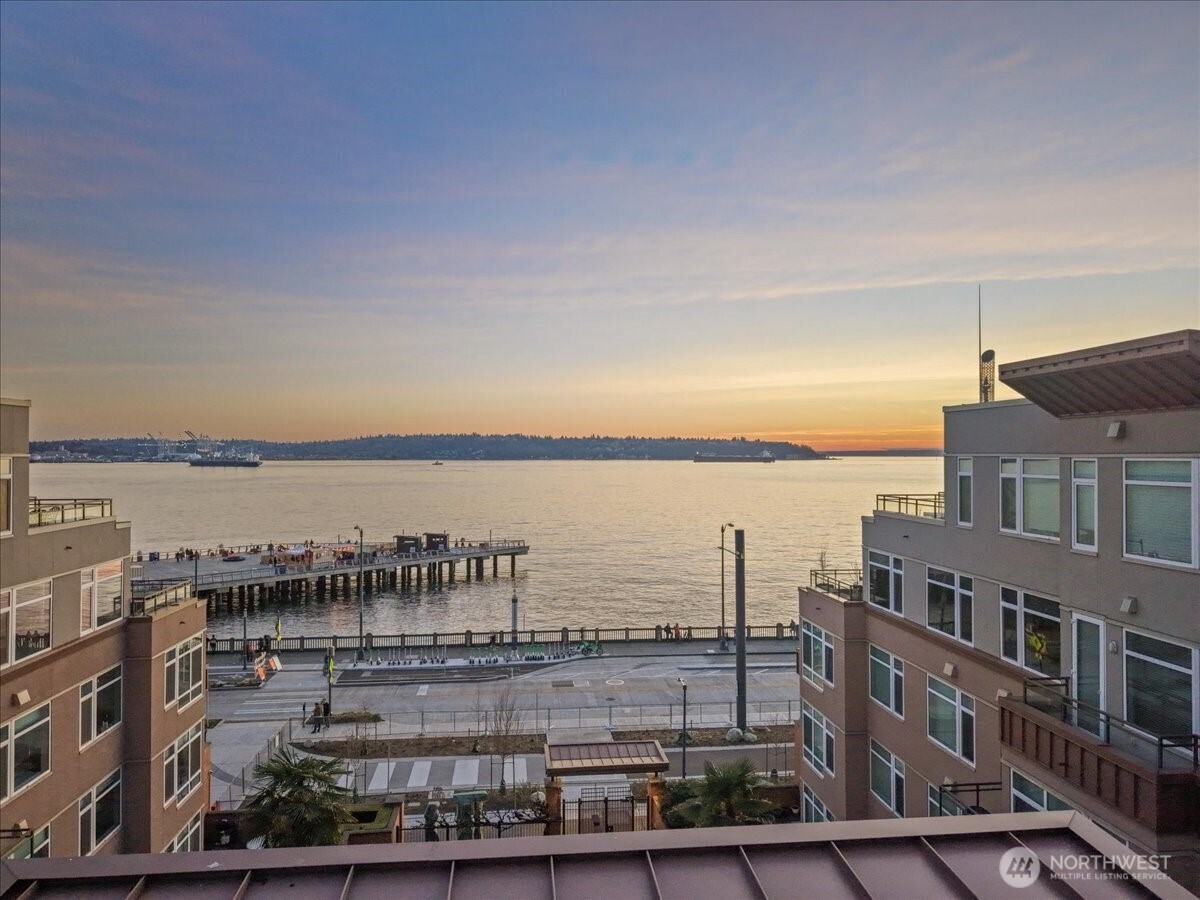 1900 alaskan way #108, Seattle, WA 98121