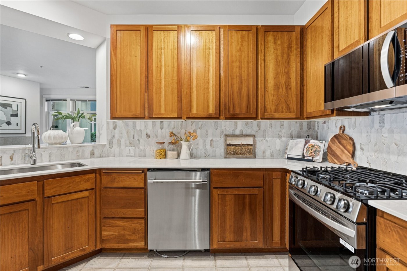 1900 alaskan way #108, Seattle, WA 98121