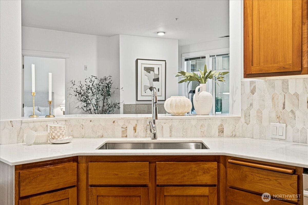 1900 alaskan way #108, Seattle, WA 98121