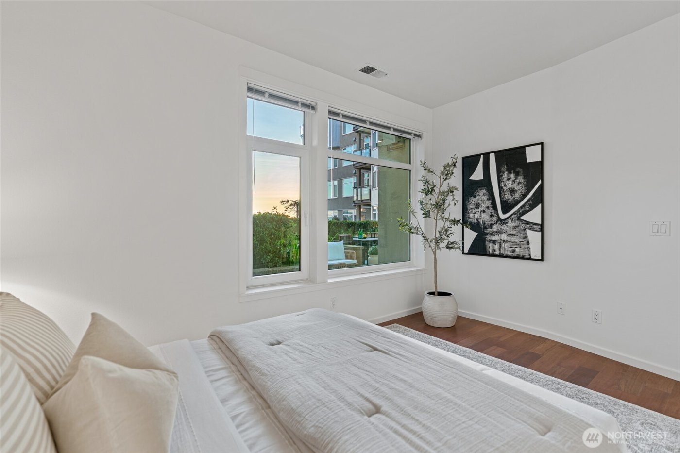 1900 alaskan way #108, Seattle, WA 98121