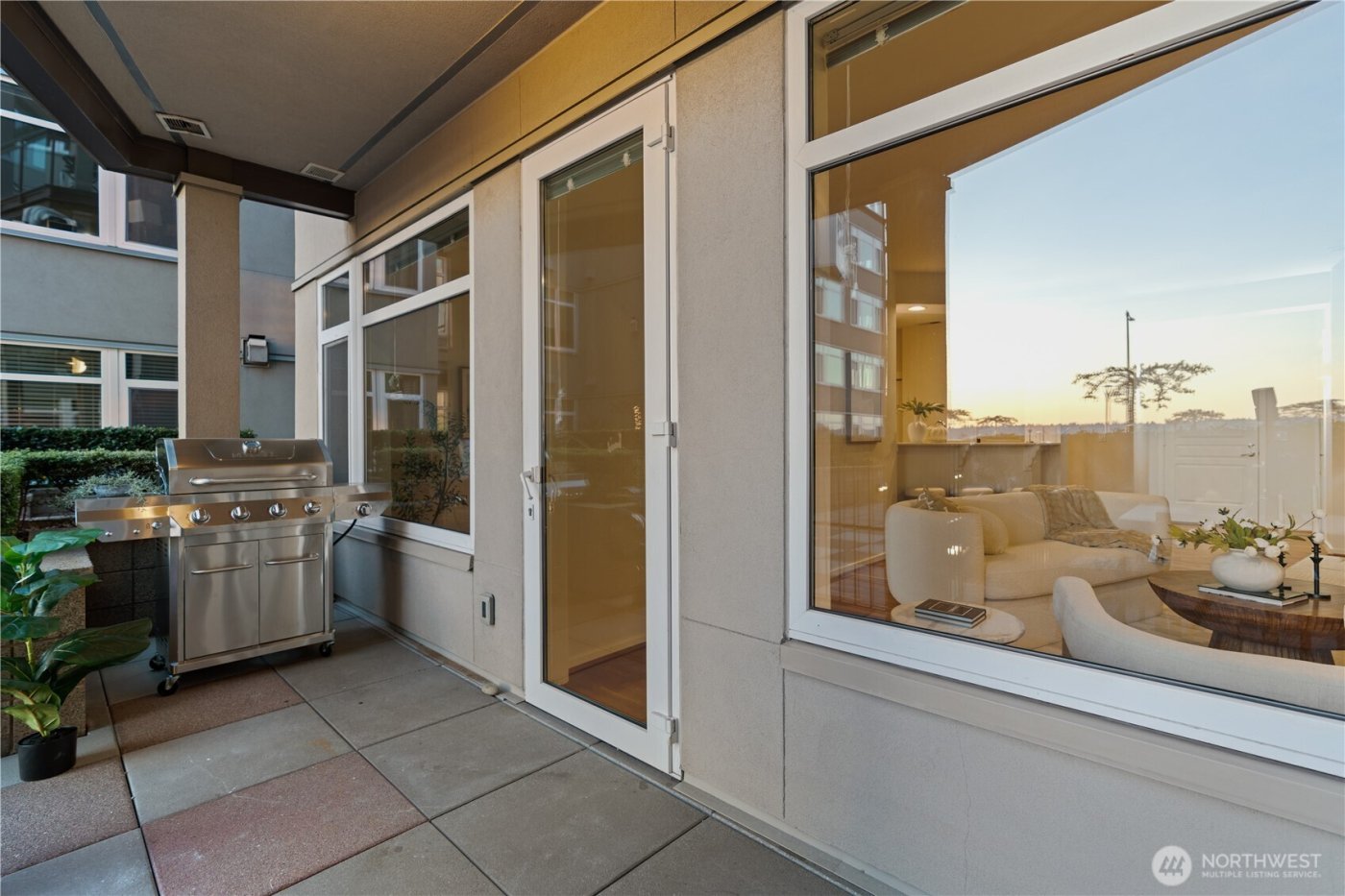 1900 alaskan way #108, Seattle, WA 98121