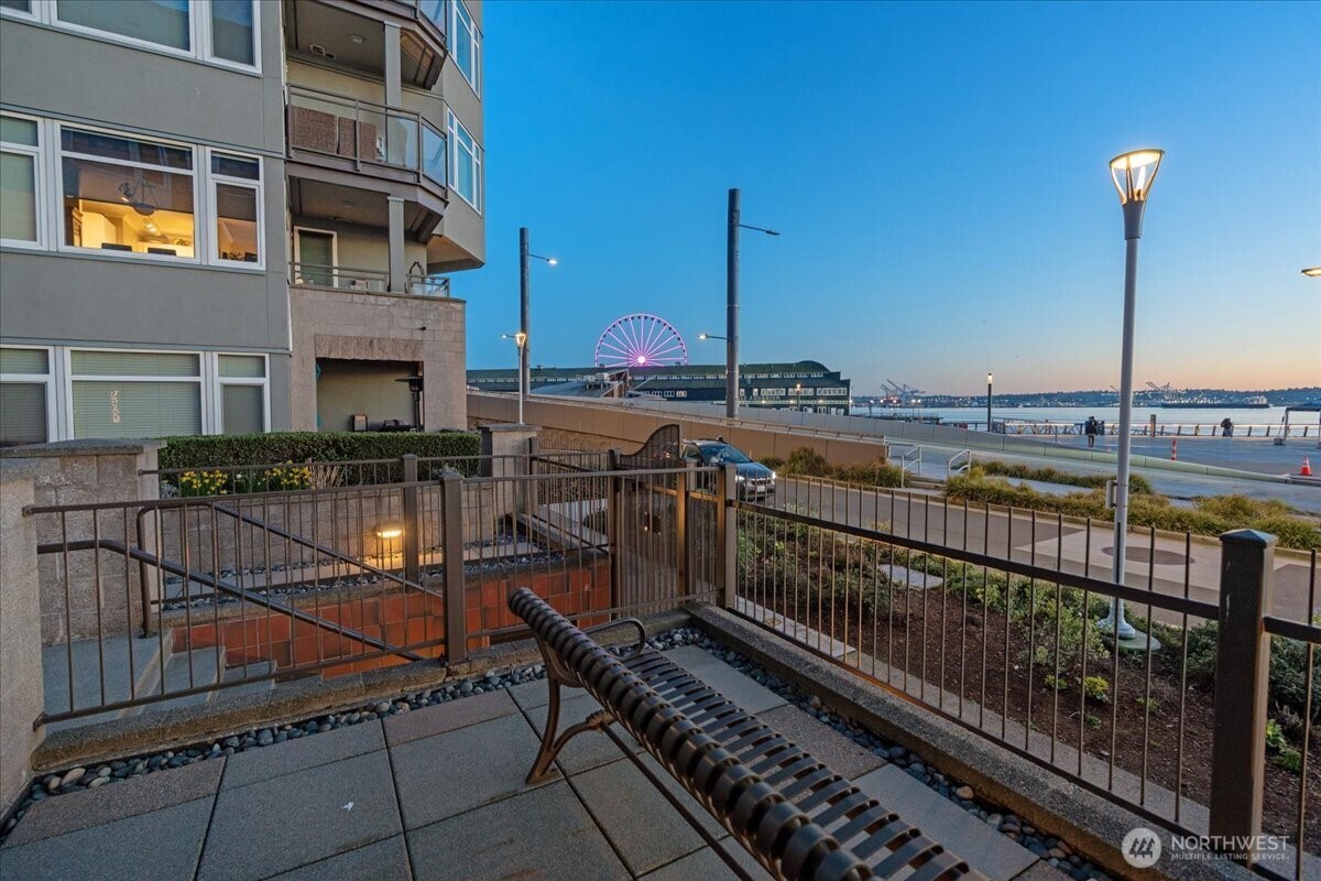 1900 alaskan way #108, Seattle, WA 98121