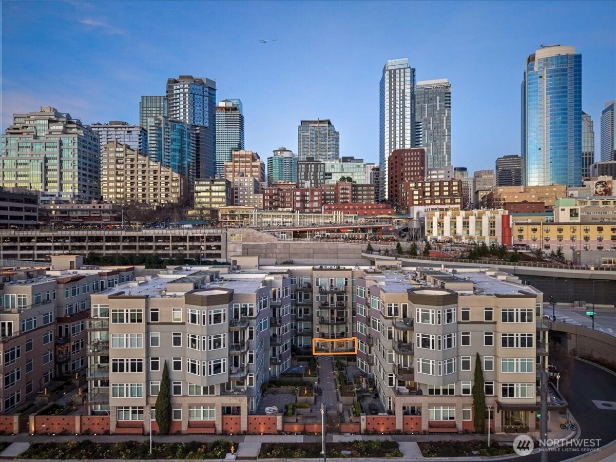 1900 alaskan way #108, Seattle, WA 98121
