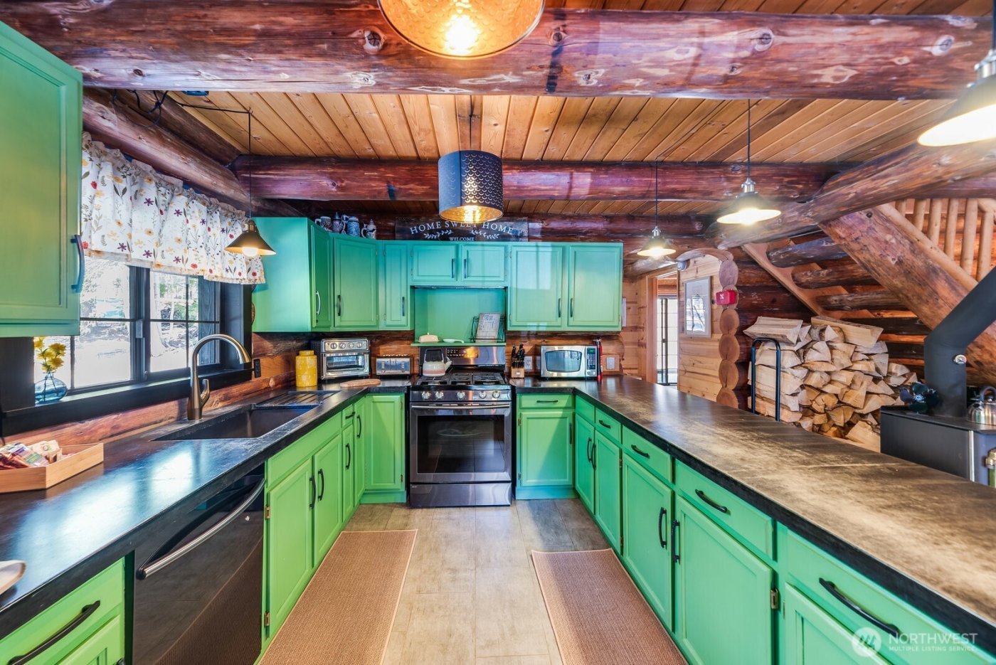 4711 Kachess Lake Rd , Easton, WA 98925