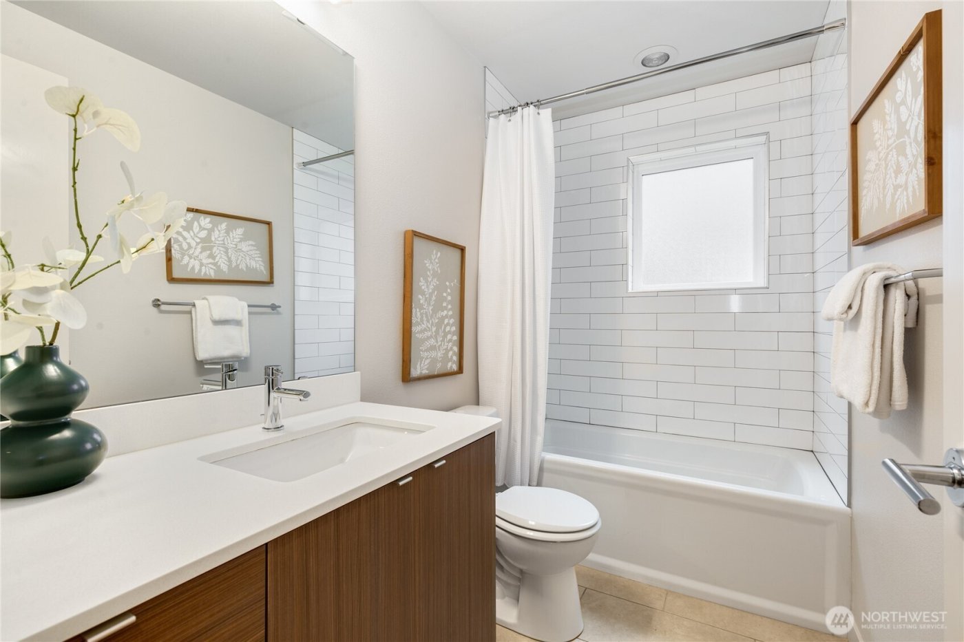 4272 SW Bradford Street , Seattle, WA 98116