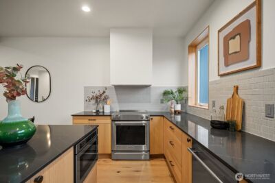 1810 E Mercer Street , Seattle, WA 98112 - Photo 11