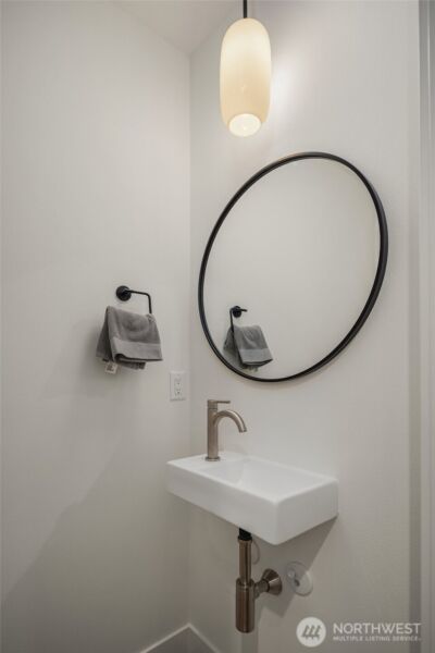 1810 E Mercer Street , Seattle, WA 98112 - Photo 12