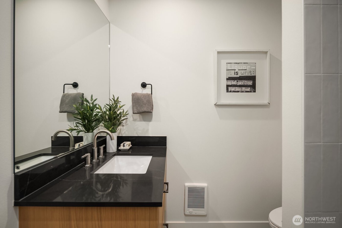 1810 E Mercer Street , Seattle, WA 98112