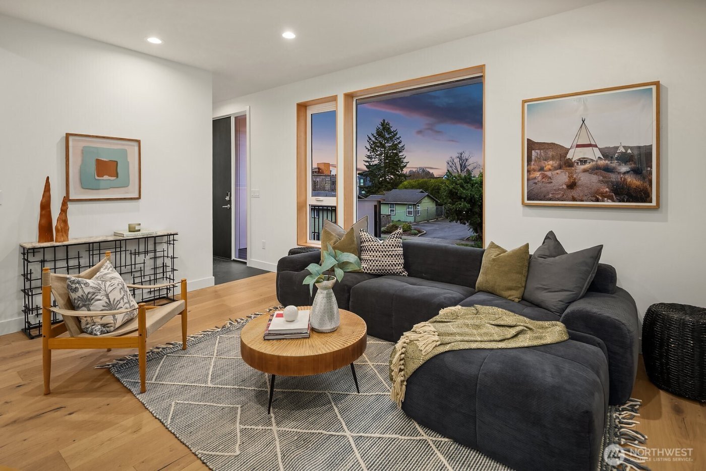 1810 E Mercer Street , Seattle, WA 98112