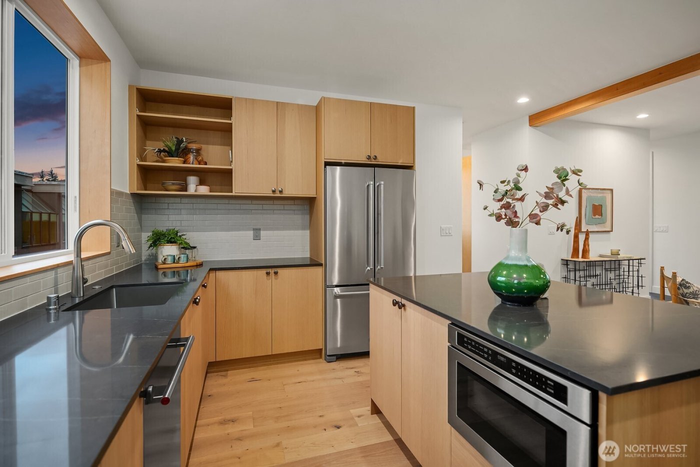 1810 E Mercer Street , Seattle, WA 98112