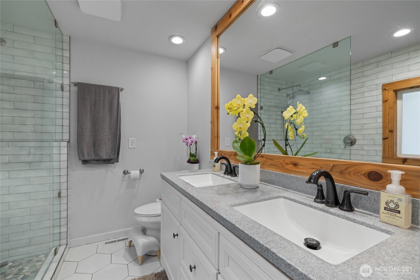 2837 Johns Place NE, Olympia, WA 98516