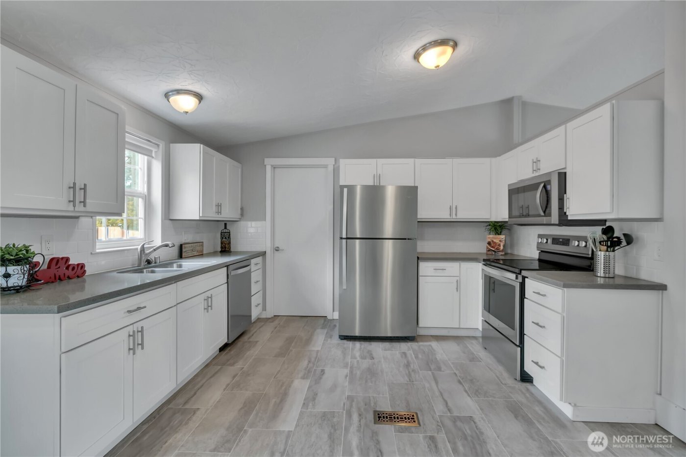 12818 Prairie Ridge Drive E, Bonney Lake, WA 98391-7582