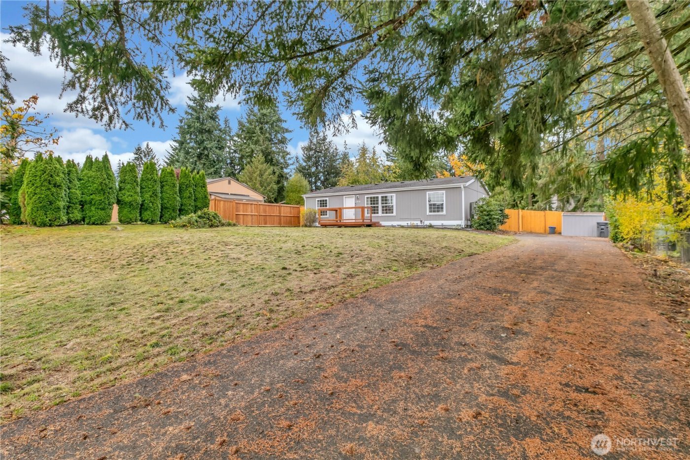 12818 Prairie Ridge Drive E, Bonney Lake, WA 98391-7582