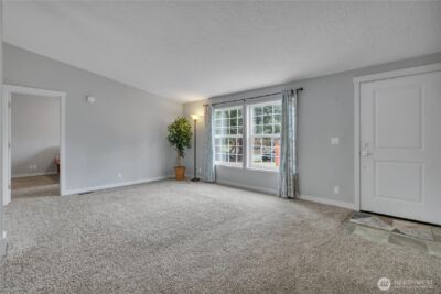 12818 Prairie Ridge Drive E, Bonney Lake, WA 98391-7582 - Photo 9