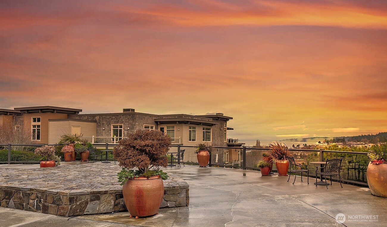 61 Pine Street #201, Edmonds, WA 98020