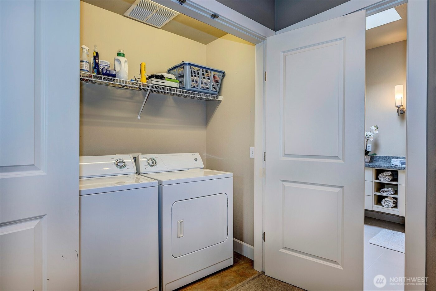 61 Pine Street #201, Edmonds, WA 98020