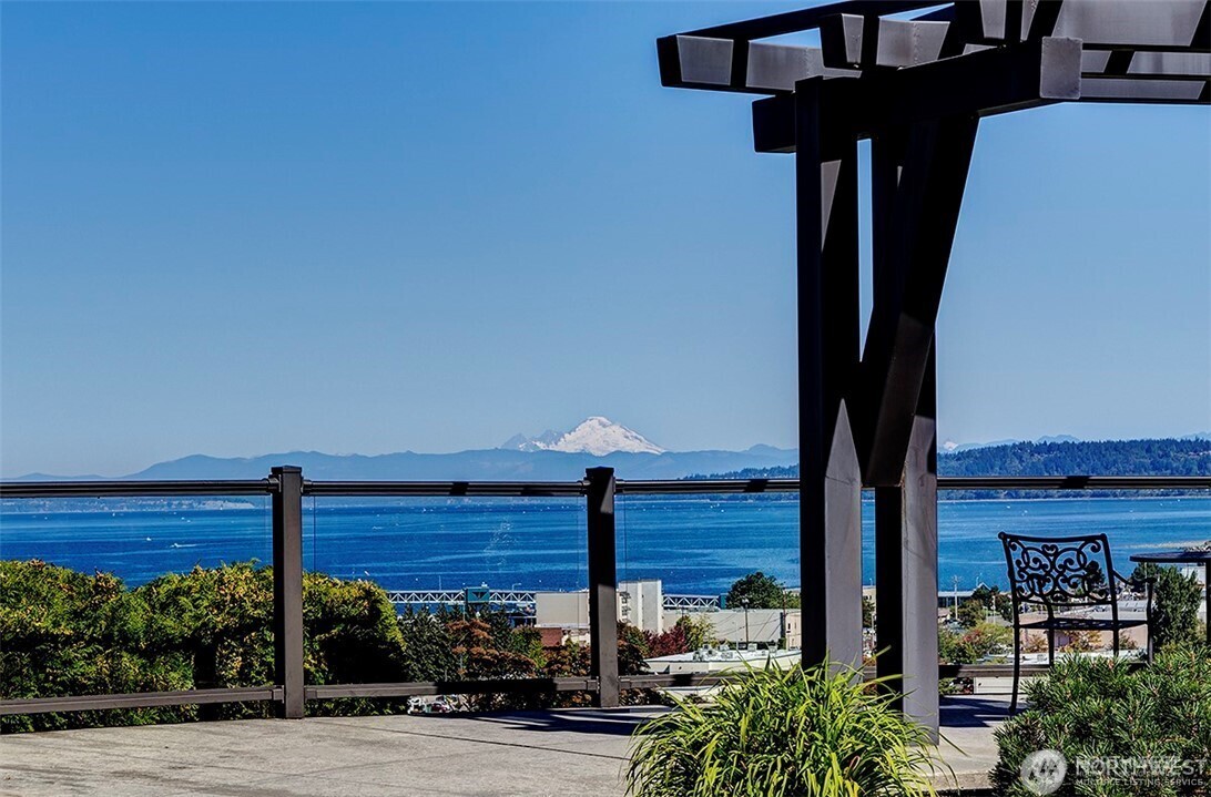 61 Pine Street #201, Edmonds, WA 98020