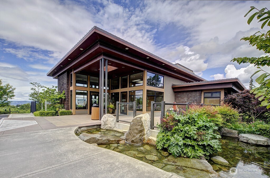 61 Pine Street #201, Edmonds, WA 98020