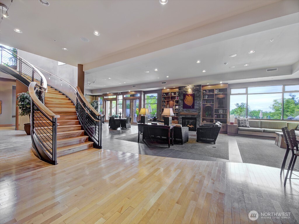 61 Pine Street #201, Edmonds, WA 98020