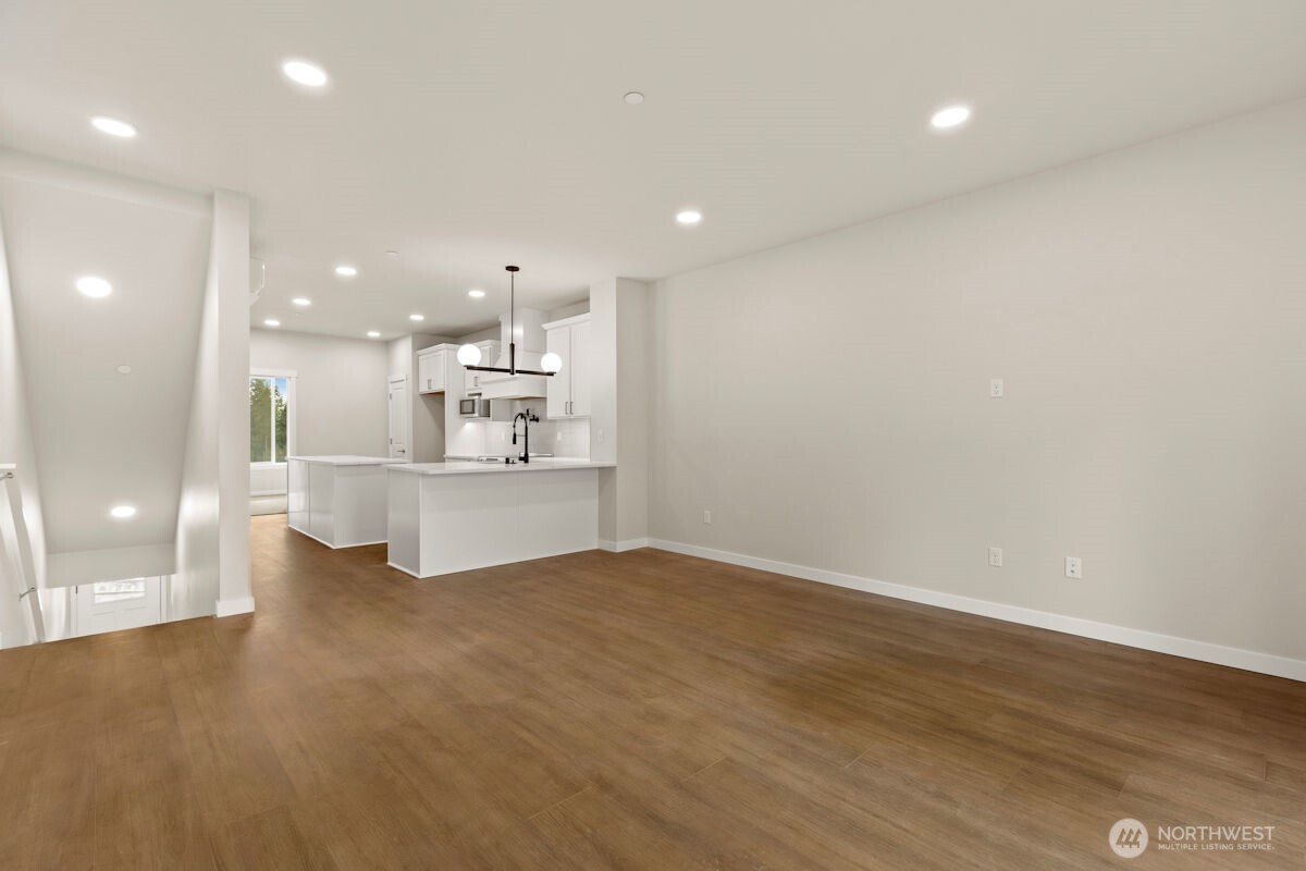 16823 Alder Way #G3, Lynnwood, WA 98037