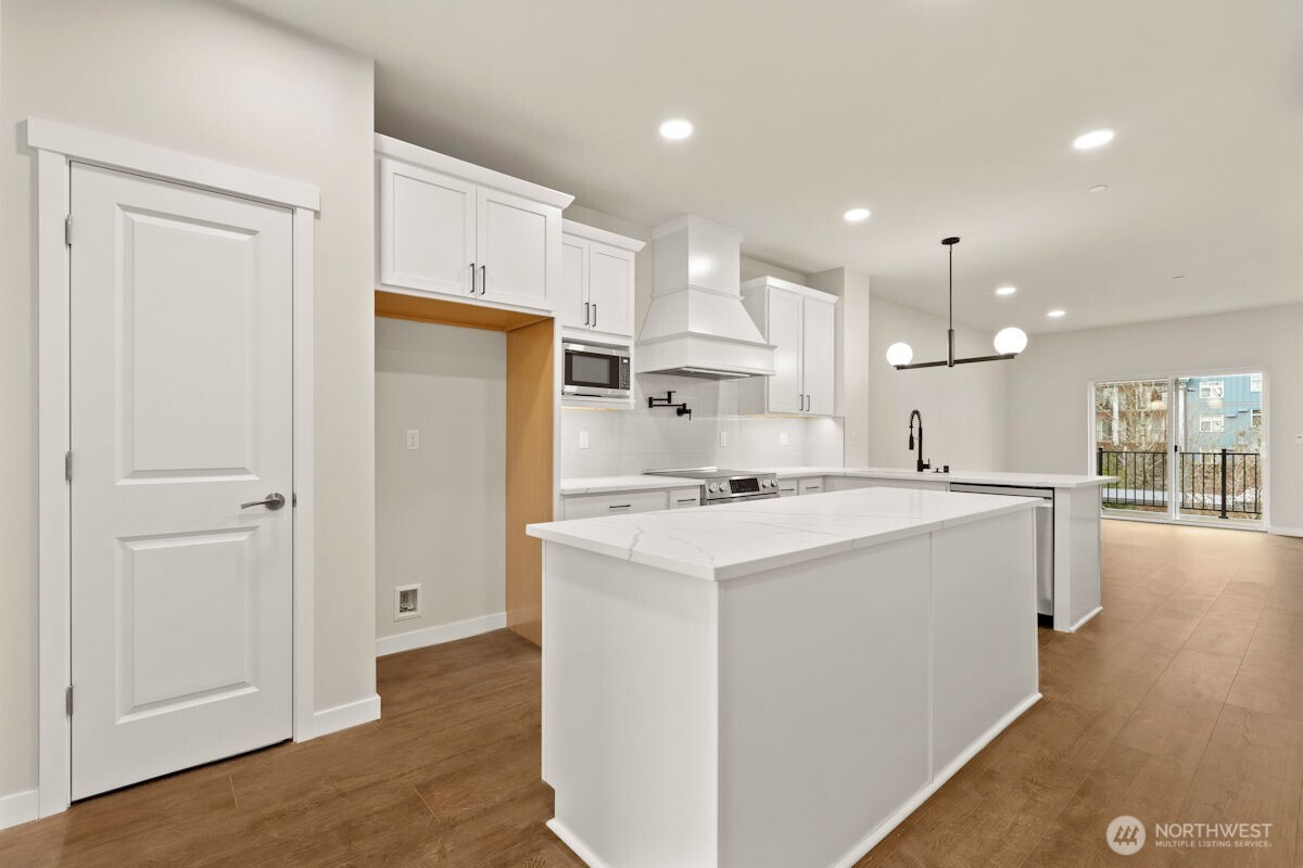 16823 Alder Way #G3, Lynnwood, WA 98037