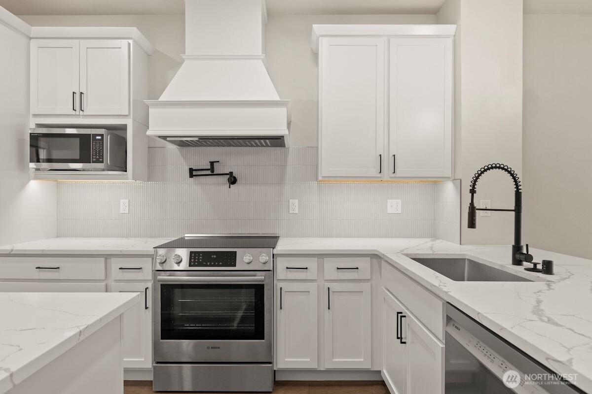 16823 Alder Way #G2, Lynnwood, WA 98037