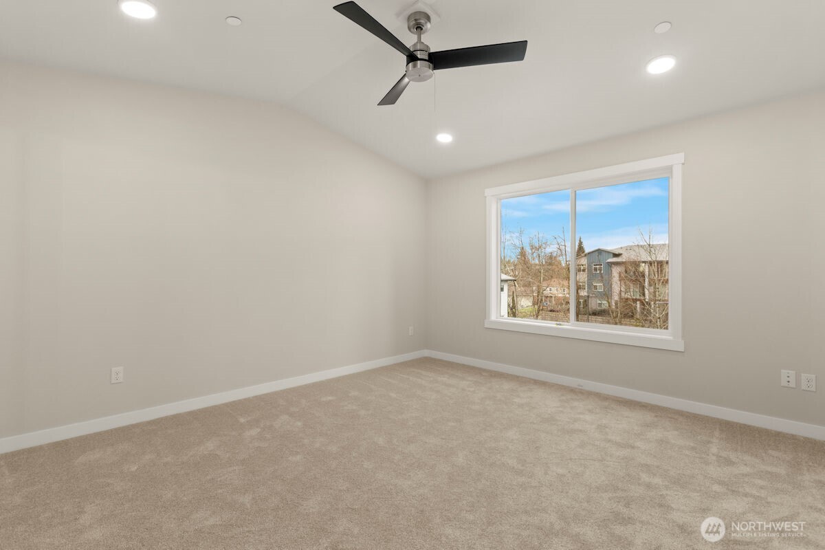 16823 Alder Way #G2, Lynnwood, WA 98037