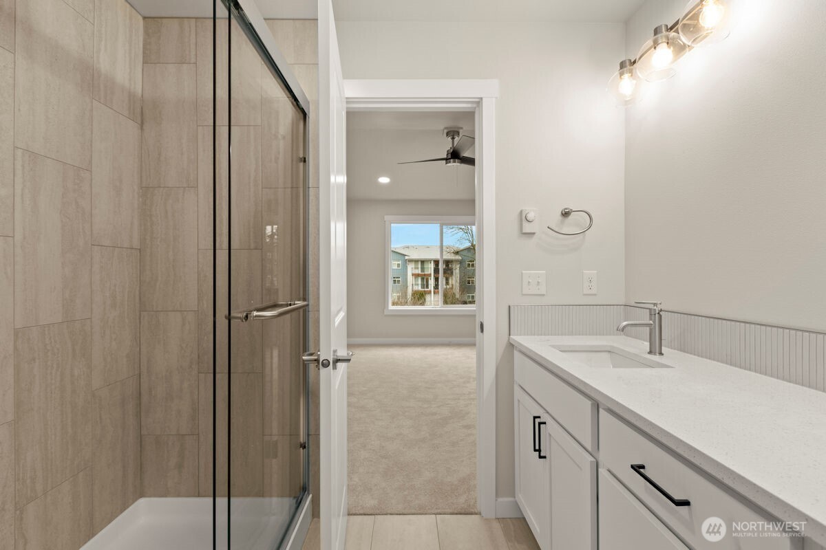 16823 Alder Way #G2, Lynnwood, WA 98037