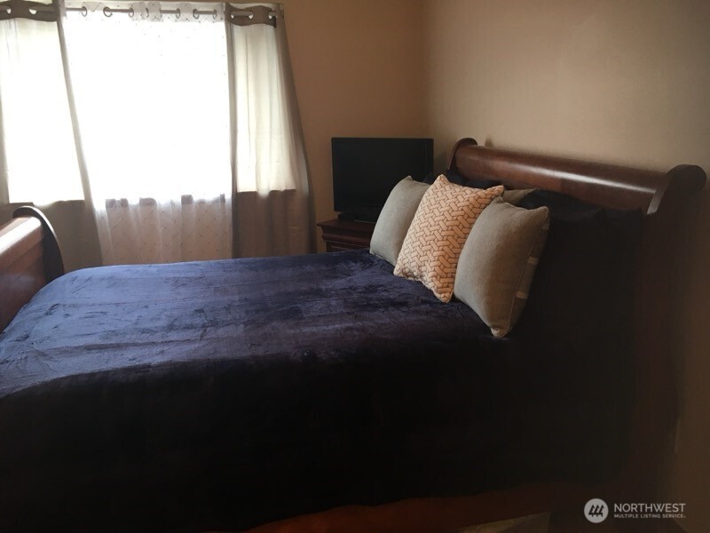 4532 Abalone Street , Bremerton, WA 98310