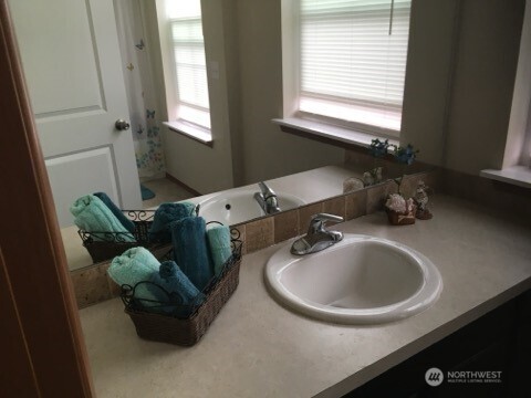 4532 Abalone Street , Bremerton, WA 98310