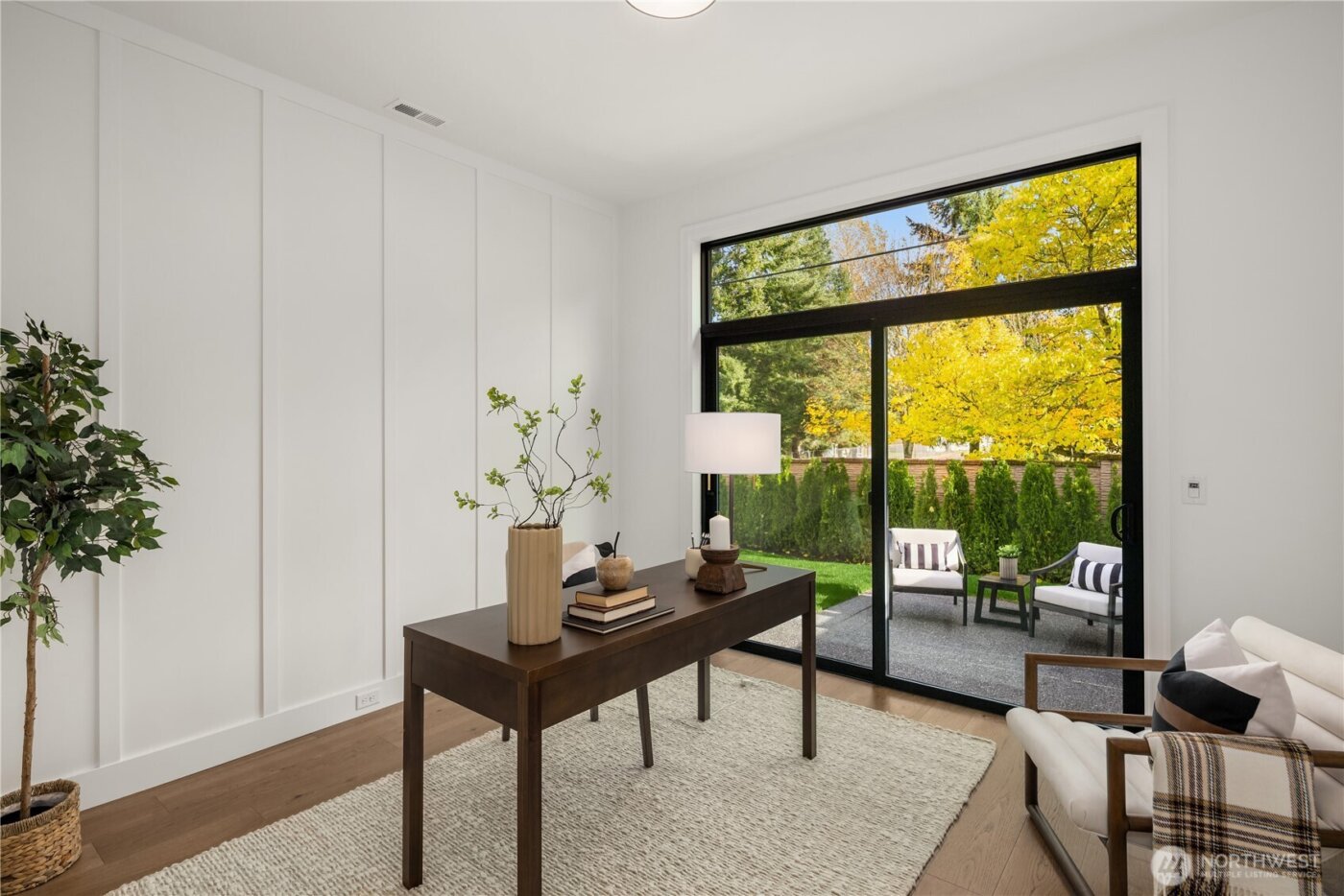 13988 SE 5th Street , Bellevue, WA 98005